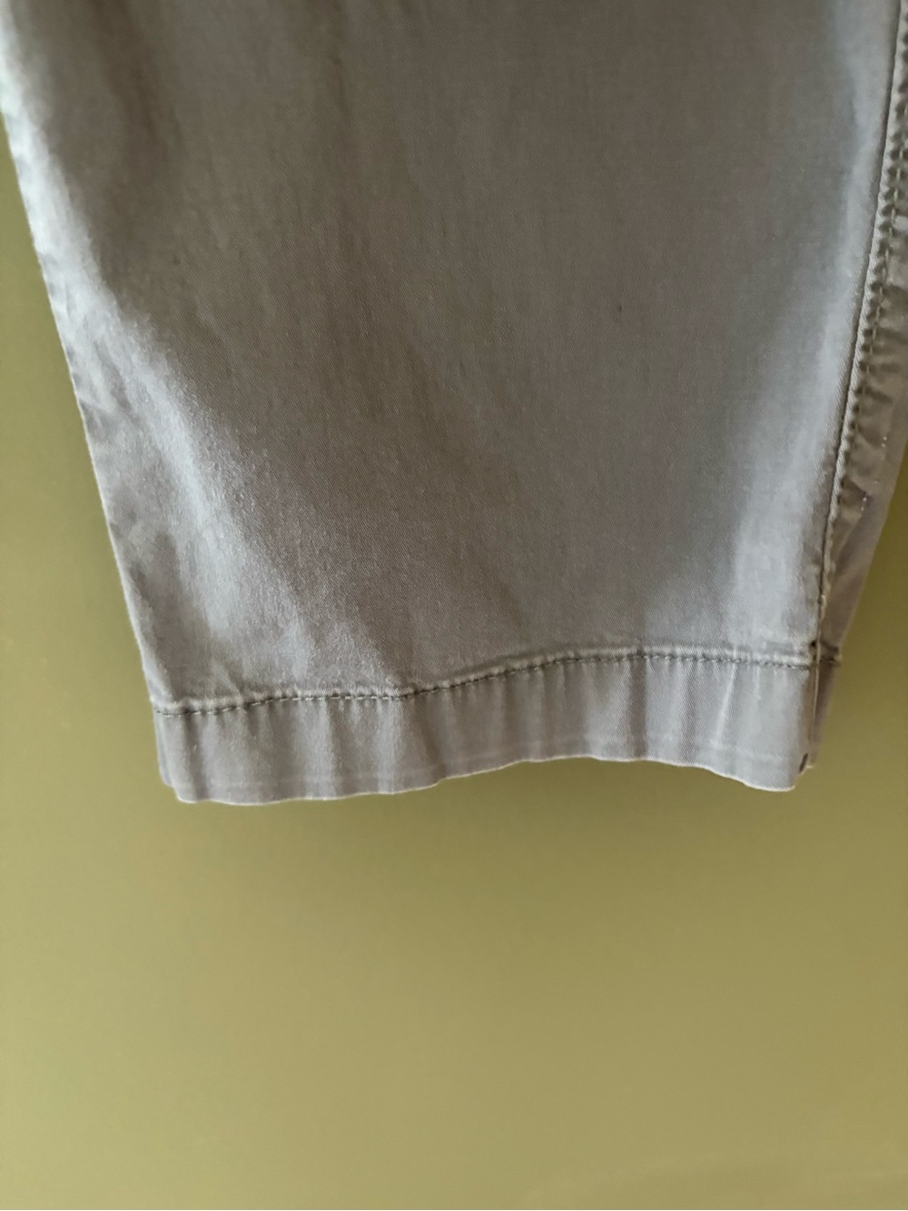 Lee Relaxed Fit Mid-Rise Women’s Capri Pants in Gray Size 8 - Picture 4 of 10